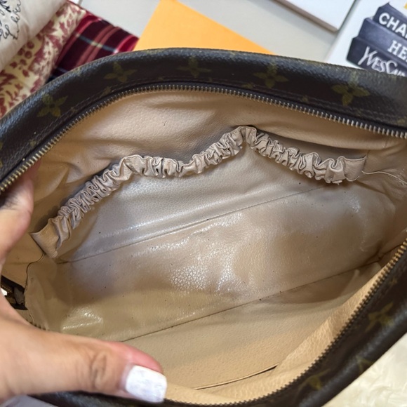 Authentic Louis Vuitton Trousee 28 monogram canvas - Picture 8 of 11